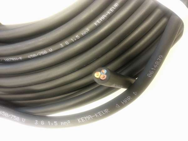 Naar omschrijving van 100351 - Rubber snoer 3x1,5mm2 100m (RMCLZ3x1.5Qmm) Zwart