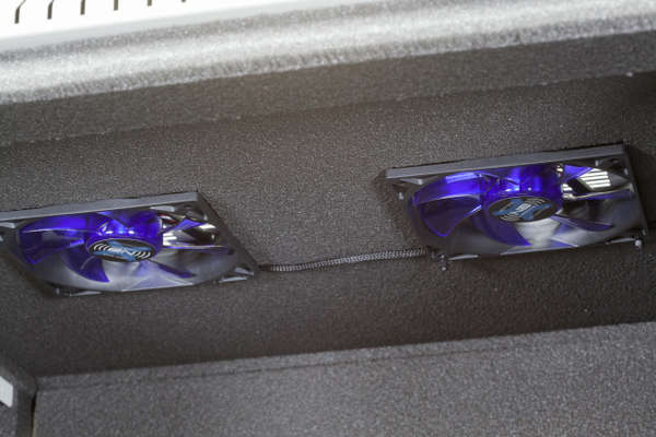 Naar omschrijving van 691715-2-AK - 19 inch wandkast 15HE met glasdeur, geluidsdicht, met ventilatoren, D=60cm