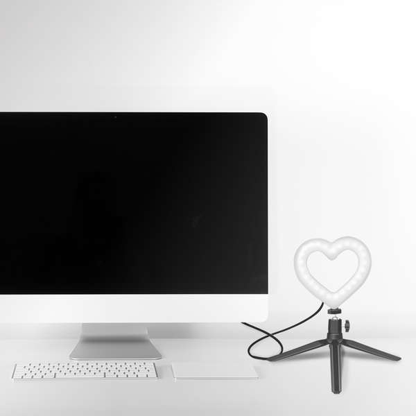 Naar omschrijving van AA0155 - Heart shaped LED tripod with lighting control, RGB