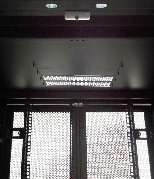 Naar omschrijving van AST19-8047DD - 47U serverkast met dubbele geperforeerde voor- en achterdeur 800x1000x2200mm (Bx