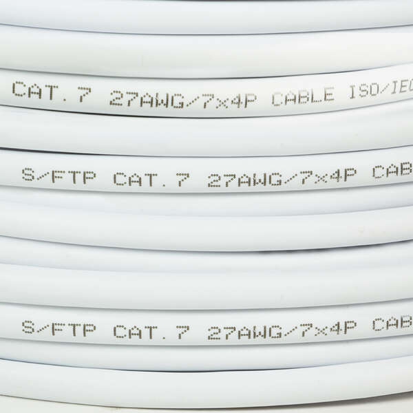 Naar omschrijving van CPV0042 - Cat.7 Bulk Patch Cable, S/FTP, 305m, PrimeLine