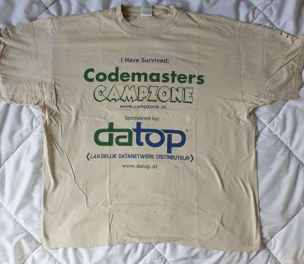 Naar omschrijving van DUH-CZ2003S-XXL - CampZone 2003 T-shirt maat XXL unisex