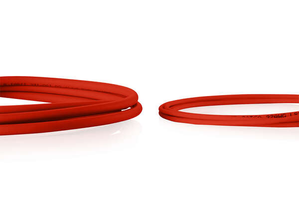 Naar omschrijving van DK-1618-003S-R - CAT 6 U-UTP slim patch cord, Cu, LSZH AWG 32/7, length 0.3 m, Red