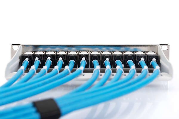 Naar omschrijving van DK-1625-A-VH-305 - CAT 6A U-FTP installation cable, 500 MHz Cca (EN 50575), AWG 23/1, 305 m easy pull box,