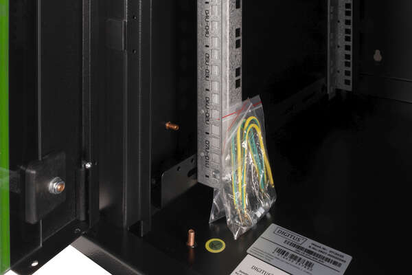 Naar omschrijving van DN-19-07U-6-6-SW - 7U wall mounting cabinet, Unique 420x600x600 mm, color black (RAL 9005)