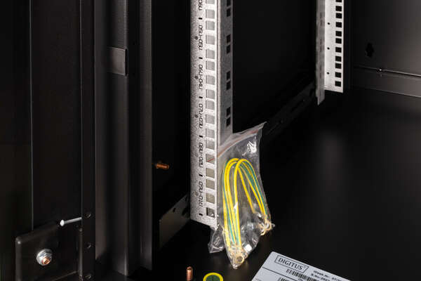 Naar omschrijving van DN-19-09U-6-6-SW - 9U wall mounting cabinet, Unique 509x600x600 mm, color black (RAL 9005)