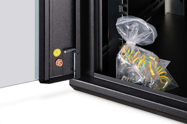 Naar omschrijving van DN-19-16U-6-6-EC-SW - 16U wall mounting cabinet 789x600x600 mm, color black (RAL 9005)