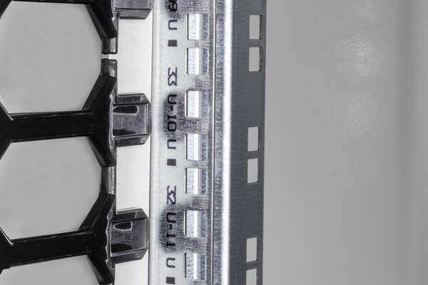 Naar omschrijving van DN-43001 - DIGITUS Network cabinet Varioflex-N Series - 800x1000 mm (WxD)