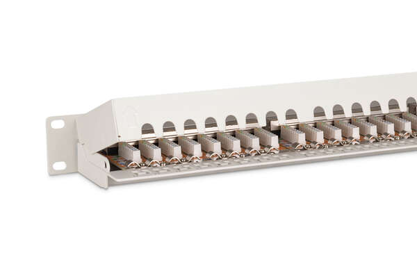 Naar omschrijving van DN-91624S - CAT 6 patch panel, shielded, 24-port RJ45, 8P8C, LSA, 1U, rack mount, grey, 482x44x109 mm