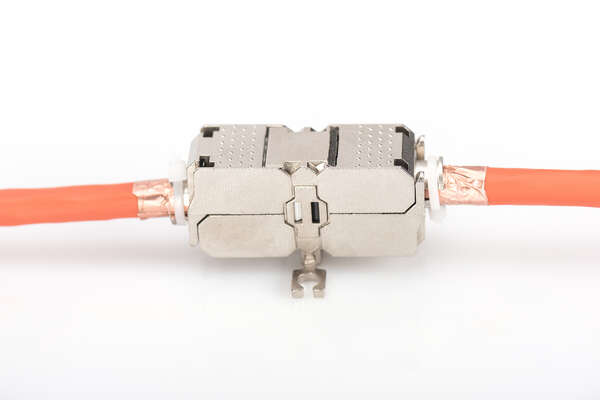 Naar omschrijving van DN-93909 - Field Termination Coupler CAT 6A, 500 MHz for AWG 22-26, fully shielded, keyst. design, 26x35x80