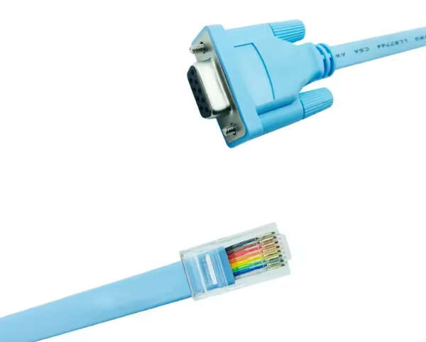Naar omschrijving van E228840 - Kloon Management Console Cable (new) (Cisco/Arista/HP)