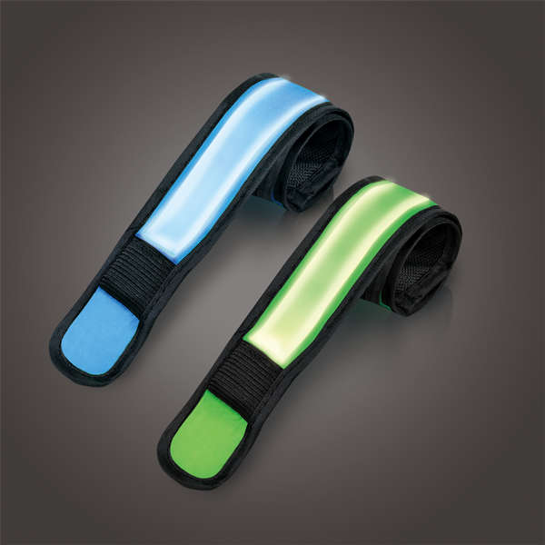 Naar omschrijving van LED015 - LED snap band, 2pcs set, blue / green