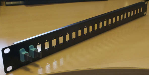 Naar omschrijving van MPO-PANEEL - 19 inch 24 voudig glasvezel distributiepaneel zwart