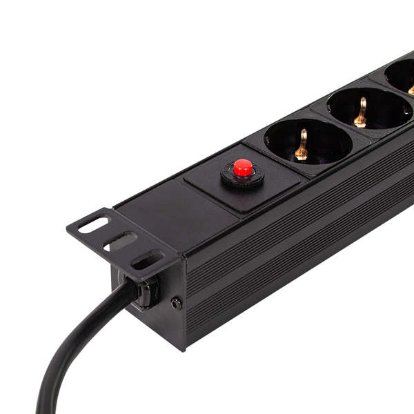 Naar omschrijving van PDU8C03 - 19 inch 8-v spanningsslof, zwart, ovespan.beveiliging C14 3m