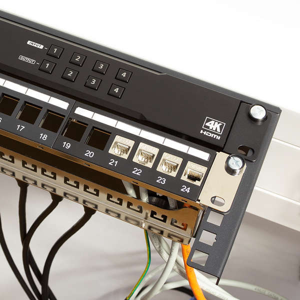 Naar omschrijving van WB0004 - 19 inch Serverrack Staal Beugel Verticale Wandmontage 4HE